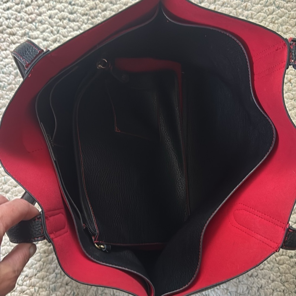Tutilo Black Leather Tote Bag - Picture 3 of 9